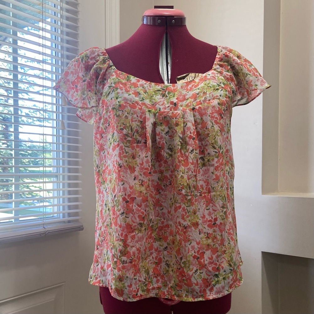 Laura Women Floral Chiffon Lined Blouse.